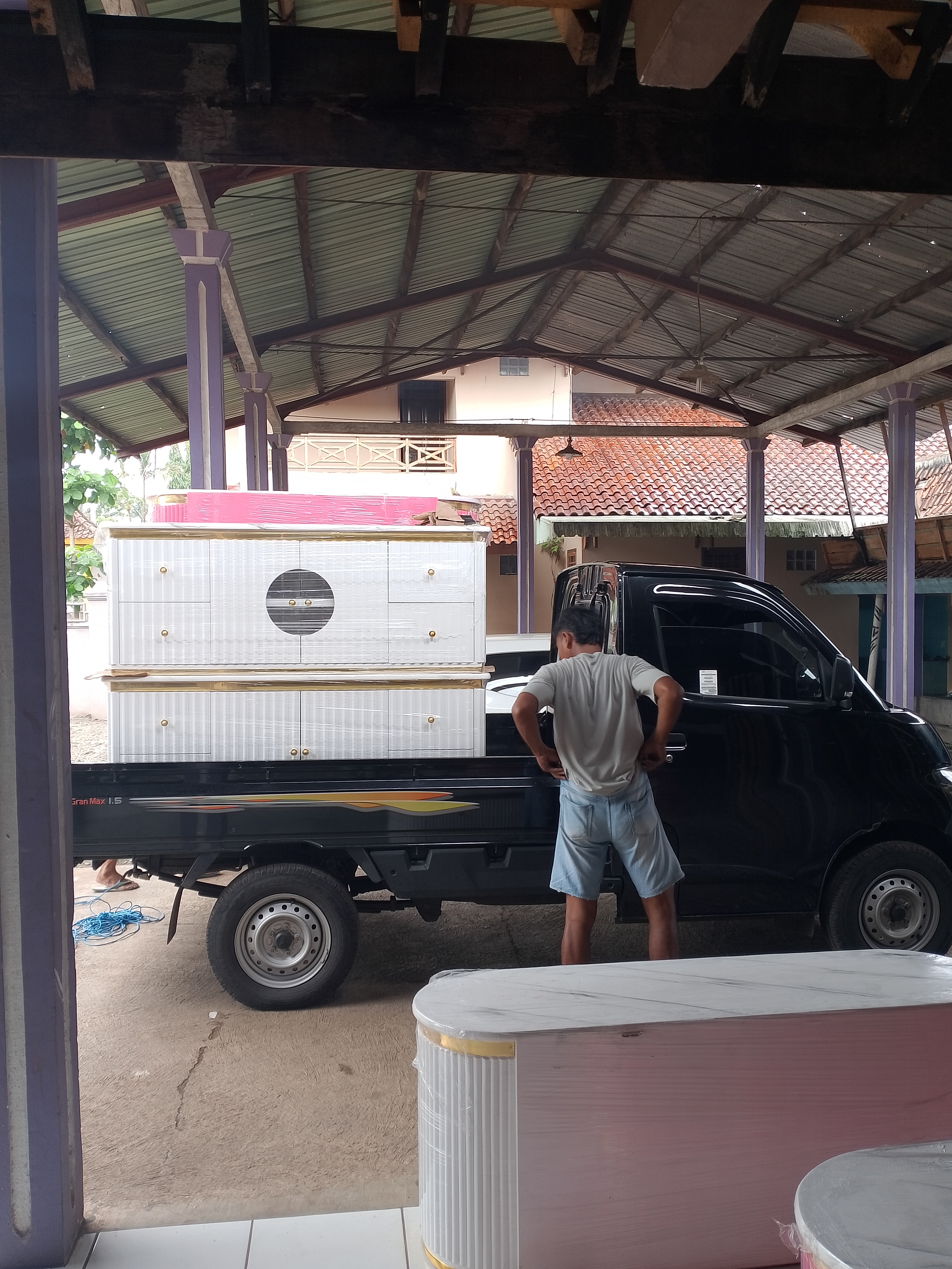 Pengiriman Furniture