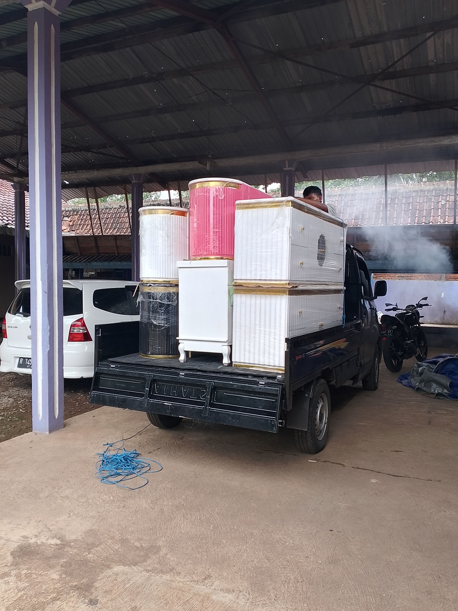 Pengiriman Furniture