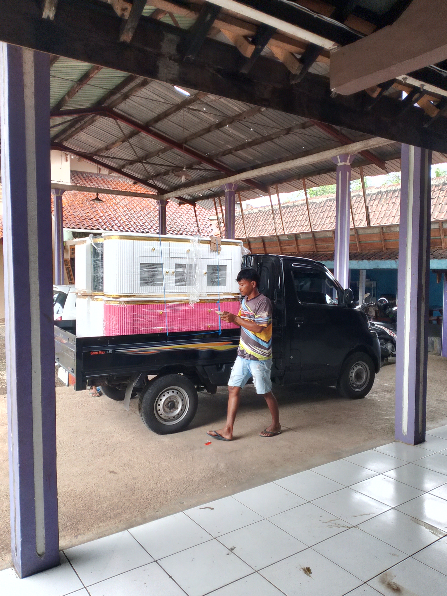 Pengiriman Furniture