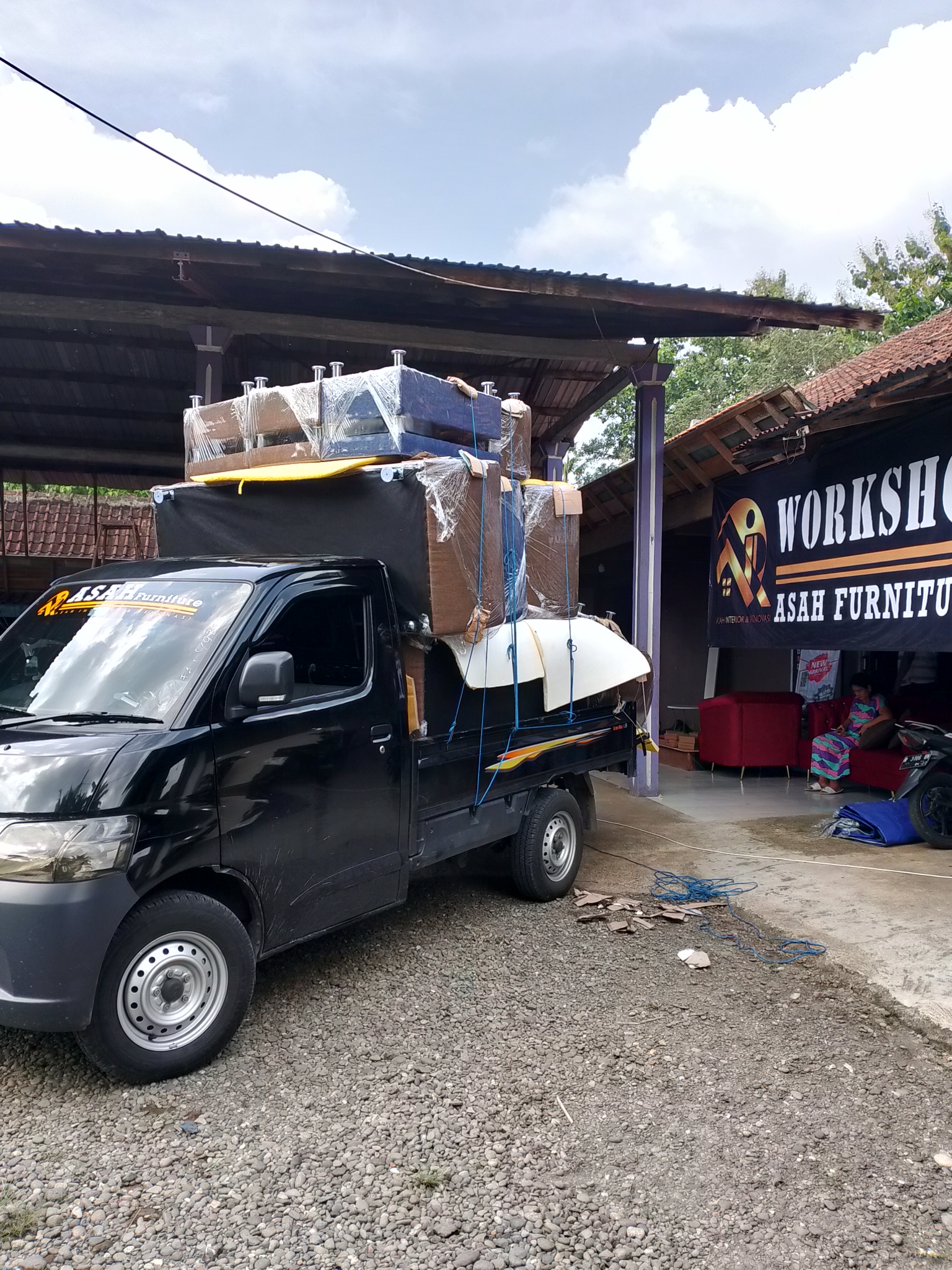 Pengiriman Furniture